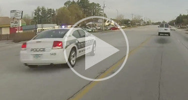 YAMAHA R6 POLICE CHASE THROUGH TOWN