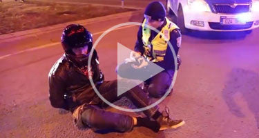 POLICE RAM INTO BIKERS IN ESTONIA TO END PURSUIT!!!
